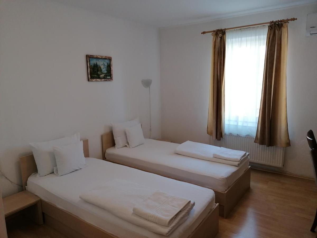 Casa La Fayette Hotel Timisoara Luaran gambar