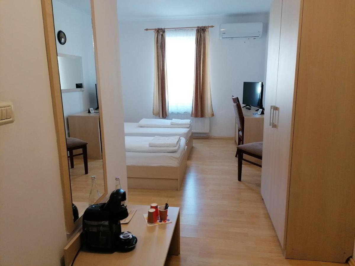 Casa La Fayette Hotel Timisoara Luaran gambar